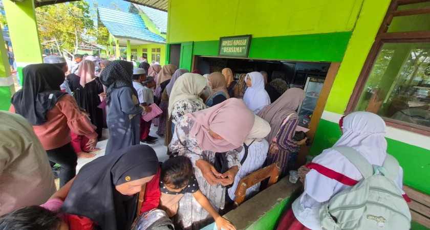 Penuhi Kebutuhan Sekolah, Koperasi Bersama MTsN 1 HST Layani Murid Baru Secara Optimal
