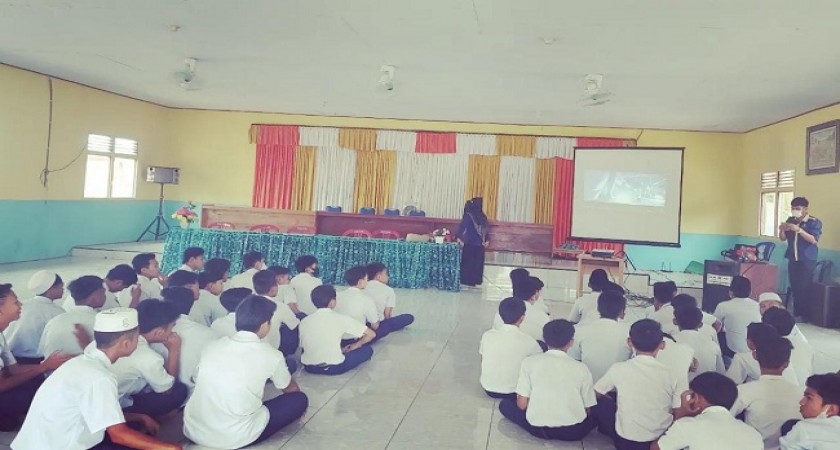 Siswa MTsN 1 HST Terima Sosialisasi PPDB SMK Muda Kreatif Barabai