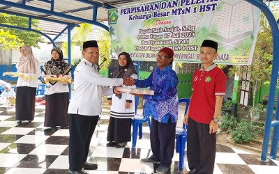 MTsN 1 HST Gelar Perpisahan dan Pelepasan Guru Purna Bakti dan Pindah Tugas