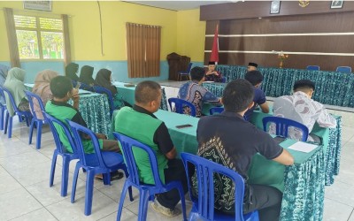 Perkuat Layanan Digital dan Kearsipan, MTsN 1 HST Gelar Rakor Tendik